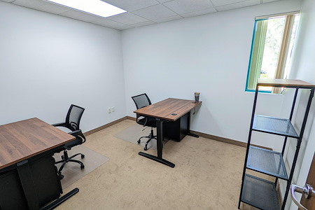 Lakeside Workspaces - Window Office for up to 3 Desks
