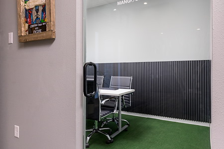 Mango Space Lutz (Sawyer Francis) - White Mango Conference Room