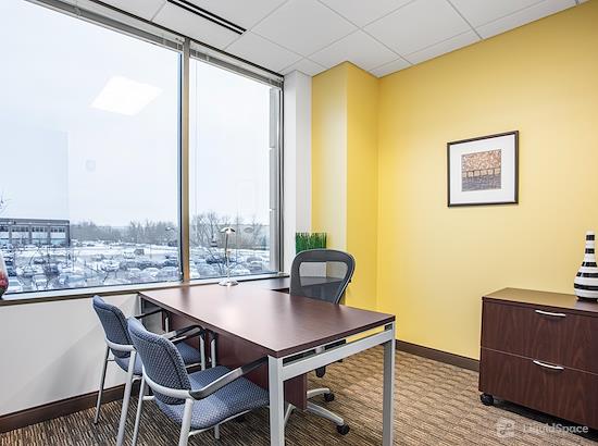 Working at Regus | Prairie Glen at Glenview