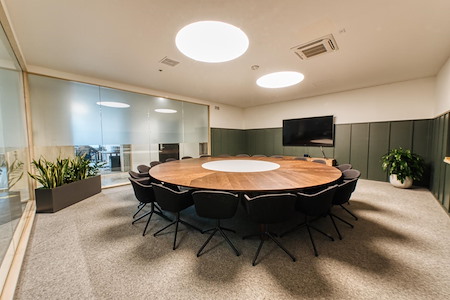 CENTRL Office - Lake Oswego - Boardroom (M1)