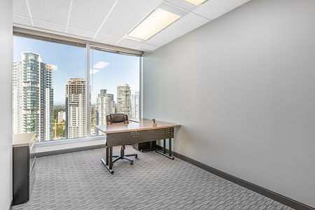 Regus | BC, Burnaby – Metrotown - Day Desk