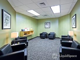 Regus | The District