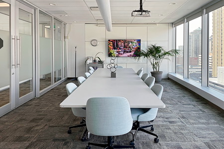 Regus | 903 8th Avenue SW - Meeting Room