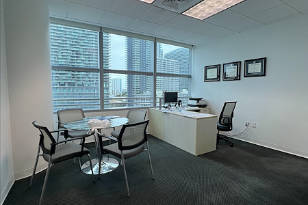 Quest Workspaces- 1395 Brickell - Exterior Office