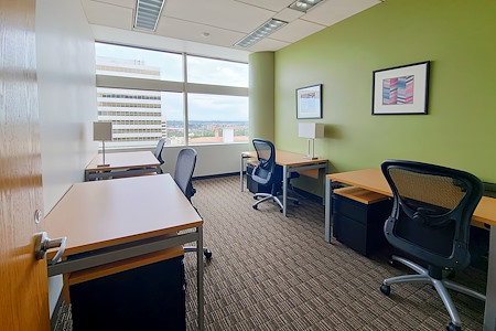 Regus | Wells Fargo Center - Day Desk