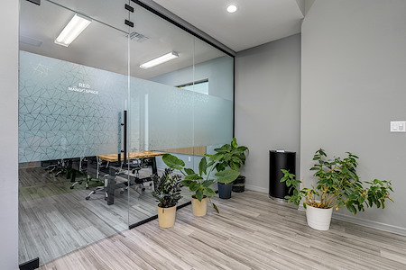 Mango Space Lutz (Allegra) - Red Mango Meeting Room