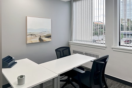 Regus | AB, Red Deer - 50 Street - Day Desk