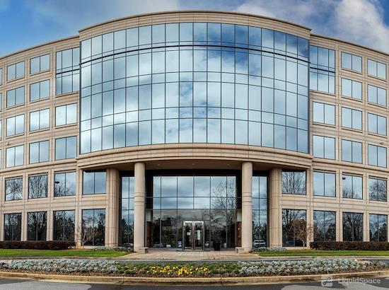 Working at Lucid Private Offices | Alpharetta - Old Milton Parkway at Alpharetta