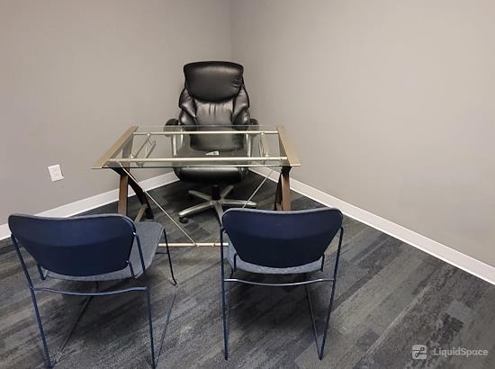 Working at Hunters Ridge Office Suites at Topeka
