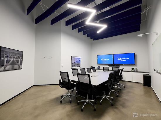 Working at iQ Offices | 150 King Street West at Toronto