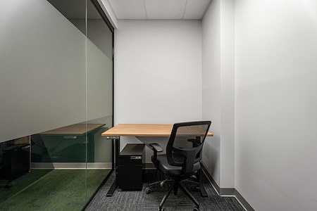 2C2B Coworking- Mascouche - Private office for / Bureau privé pour 1