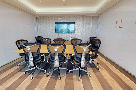 ICONIC Workspaces - Grow Meeting Room (Medium)