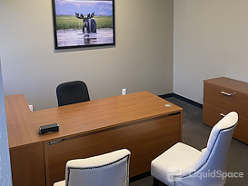 580 Executive Center