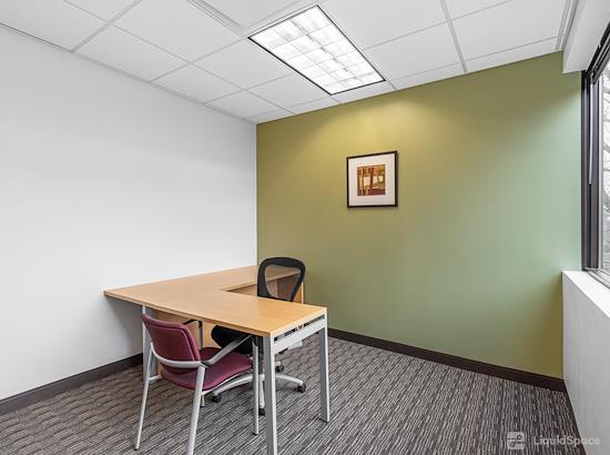Working at Regus | 100 Horizon at Hamilton