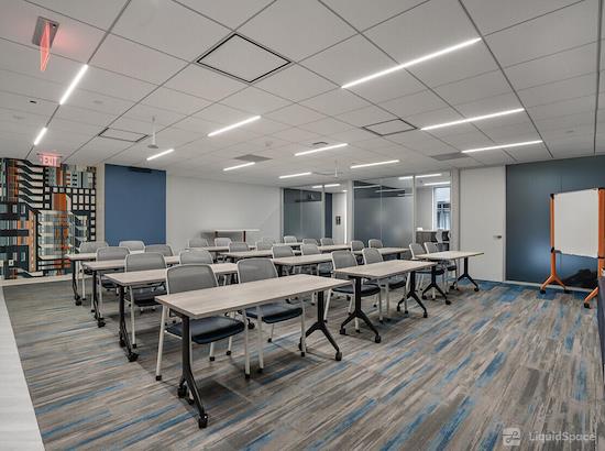 Working at Office Evolution - Arlington-Rosslyn at Arlington