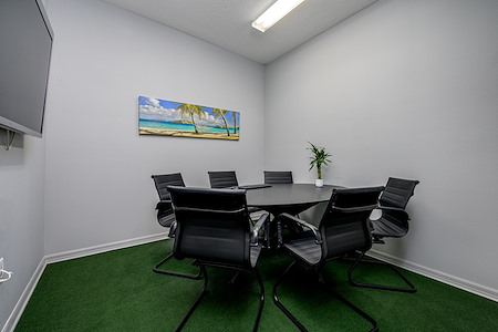 Mango Space Lutz (Allegra) - Purple Meeting Room