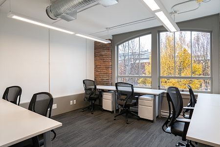 Regus | BC, Victoria - Yates - Day Desk