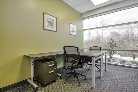 Regus | 201st Street - Day Desk