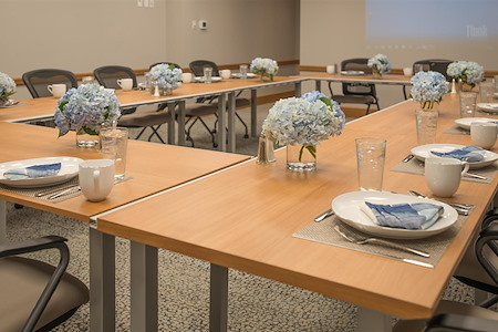 Symphony Workplaces - Palm Beach - Symphony Presentation Center