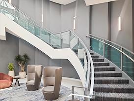 Regus | Everett - Airport Rd