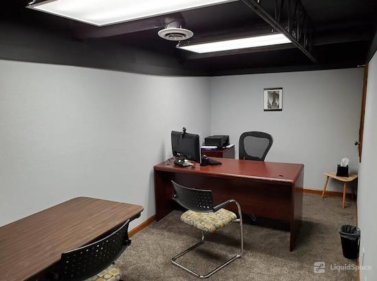 Working at College Park Office Suites at Topeka