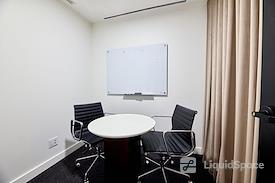iQ Offices | 302 Bay St.