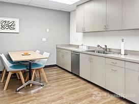 Regus | CA, Fresno - 1690 W Shaw Ave