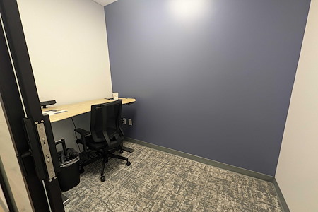 Office Evolution West Palm Beach - Private Office 537