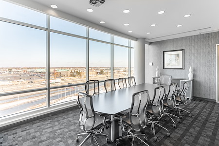 Regus | Pointe Claire - Montreal Airport - Meeting Room