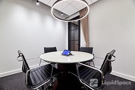 iQ Offices | 302 Bay St.