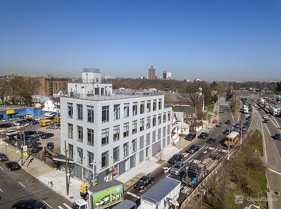 Working at 136-21 HIllside Ave, Kew Gardens, NY 11418 at Queens