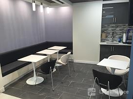 Jay Suites - 10 Times Square
