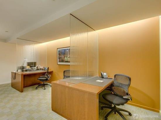 Working at Carr Workplaces - Aon Center at Chicago