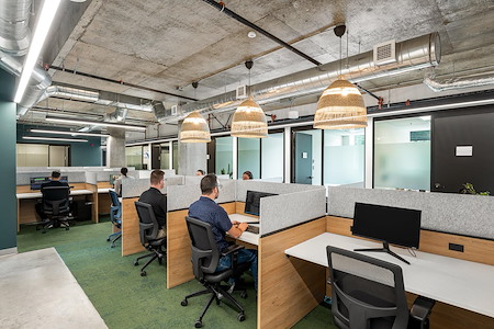 2C2B Coworking- Mascouche - Hotdesk  - Poste en aire ouverte