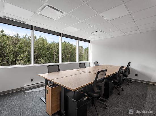 Working at 2C2B Coworking- Mascouche at Mascouche