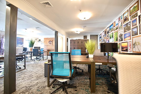 En Masse Coworking - Dedicated Desk
