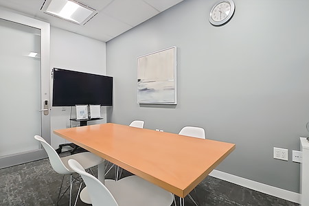 Regus | Exchange Tower - Meeting Room