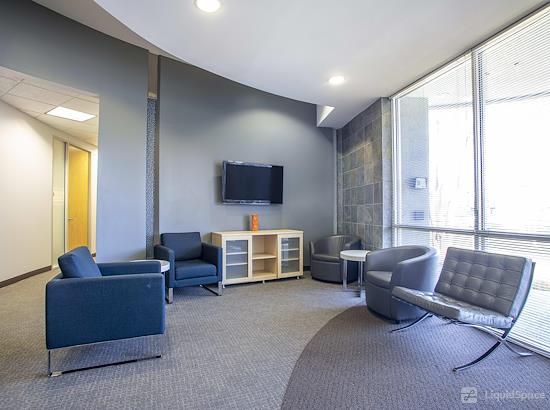 Working at Regus || Iron Point at Folsom