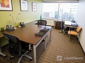Regus | Sun Trust Center Downtown