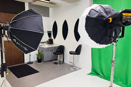 4 & Co Coworking Spaces - Land O' Lakes - Photo Studio