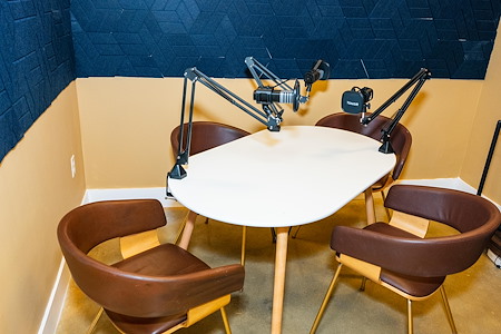 Co-Space Miami Gardens - Private Meeting Room