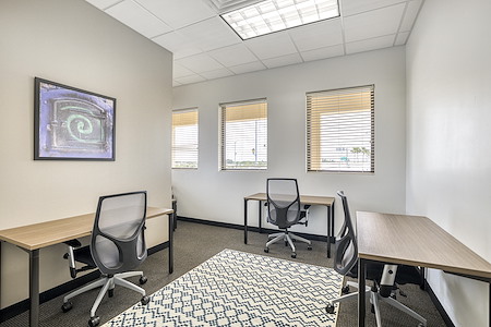 Regus | Harbourside Place - Day Desk
