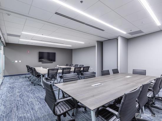 Working at Intelligent Office - Tysons at Vienna