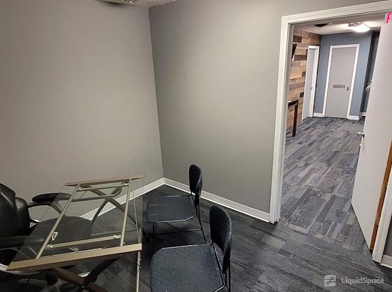 Working at College Park Office Suites at Topeka