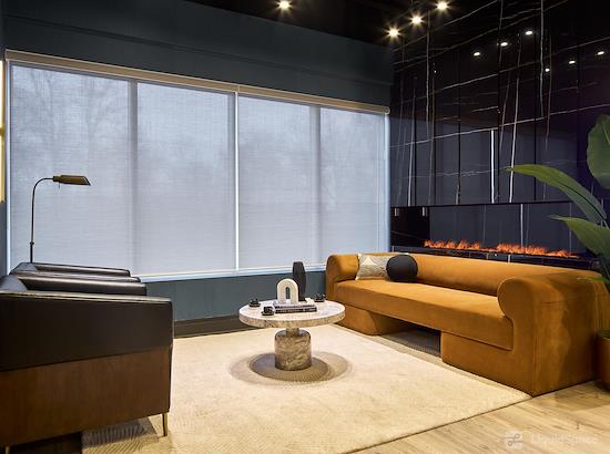 Working at Privat & Luxurious Business Lounge at Oakville