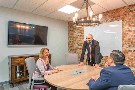 Quest Workspaces Plantation - Conference Room