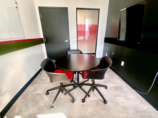 Working at 2C2B Coworking - Boisbriand at Boisbriand