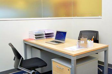 Momentum Business Center - Private Interior Suite