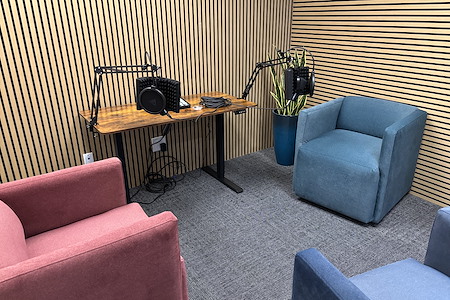 CollabHive - Mississauga - Buzz-Cast Room