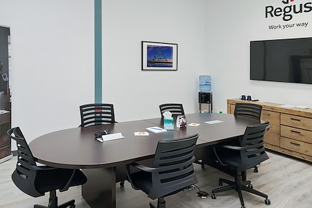 Regus | AB, Medicine Hat - 640 3rd St SE - Meeting Room